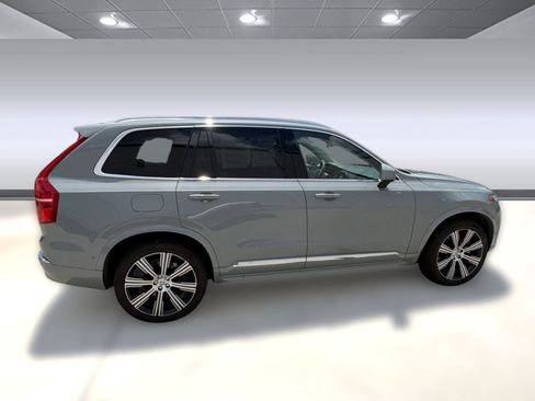 Used 2025 Volvo XC90 T8 Plus w/ Protection Package Premier AWD/4WD image 8