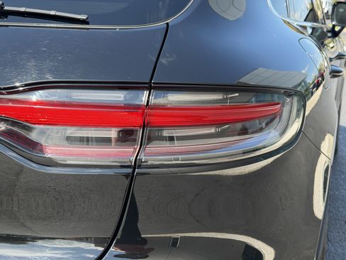 Certified 2024 Porsche Macan AWD/4WD image 13