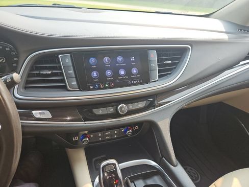 Used 2020 Buick Enclave Essence w/ LPO, Luxury Package AWD/4WD image 17