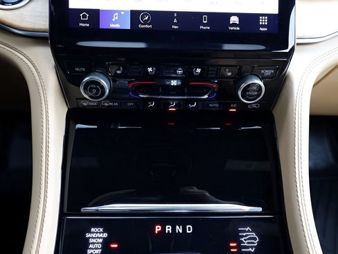 Used 2022 Jeep Grand Cherokee Summit AWD/4WD image 38