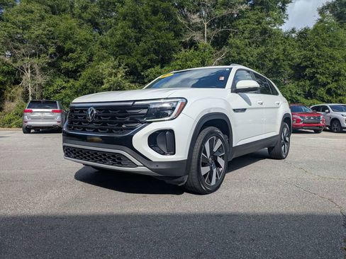 Used 2024 Volkswagen Atlas Cross Sport SE FWD image 7