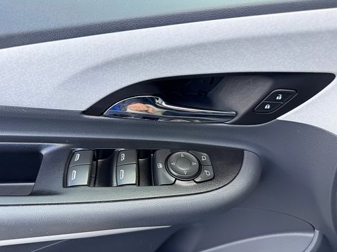Used 2017 Chevrolet Bolt Premier w/ Driver Confidence II Package FWD image 23