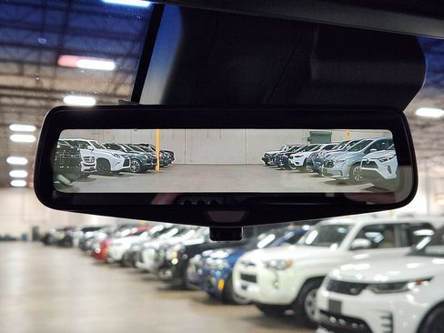 Used 2017 Cadillac Escalade Platinum image 35