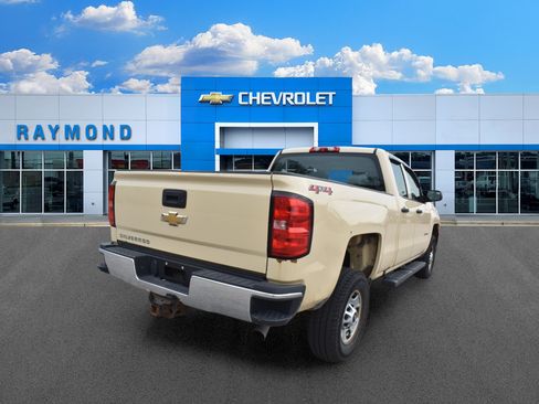 Used 2018 Chevrolet Silverado 2500 W/T w/ Snow Plow Prep Package AWD/4WD image 3