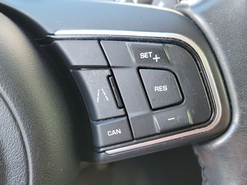 Used 2020 Jaguar F-PACE Premium AWD/4WD image 29