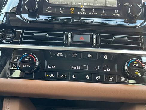 New 2025 Nissan Pathfinder Platinum image 4