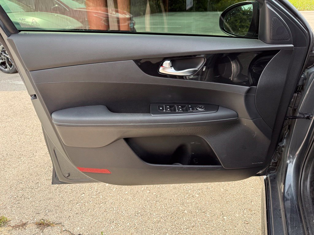 Used 2024 Kia Forte GT-Line w/ GT-Line Premium Package FWD image 7