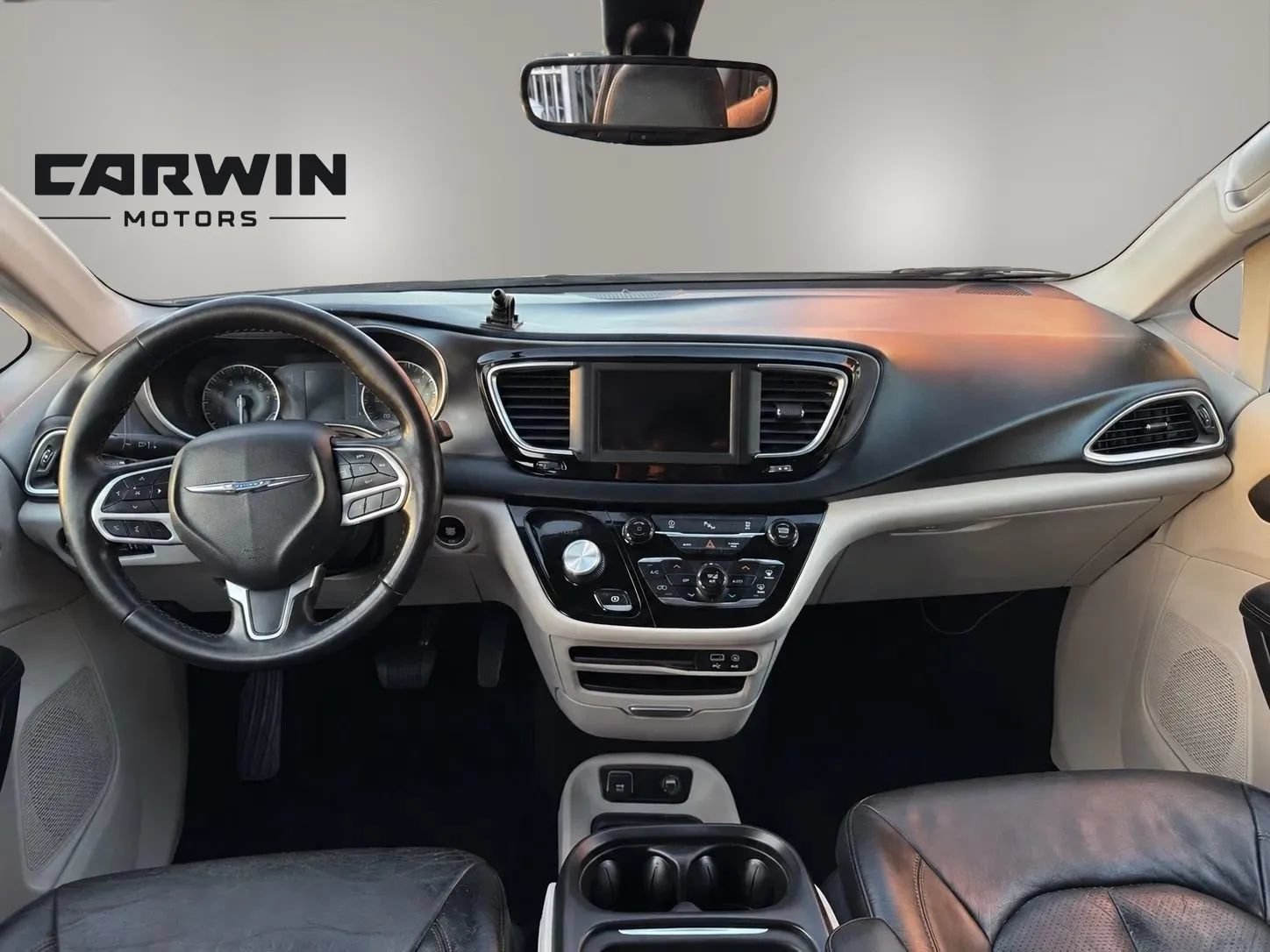 Used 2020 Chrysler Pacifica Touring-L FWD image 12