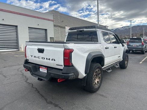 Used 2024 Toyota Tacoma Trailhunter image 4