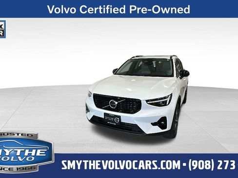 Certified 2026 Volvo XC40 B5 Plus AWD/4WD image 1