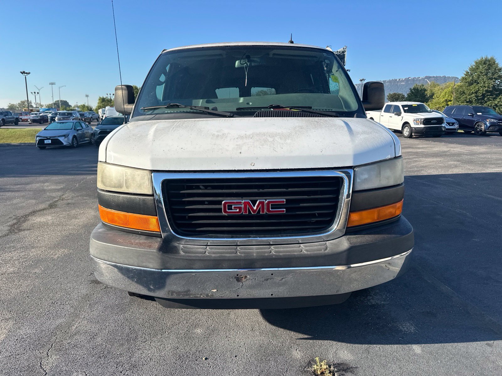 Used 2015 GMC Savana 2500 LT w/ LT Preferred Equipment Group RWD image 2