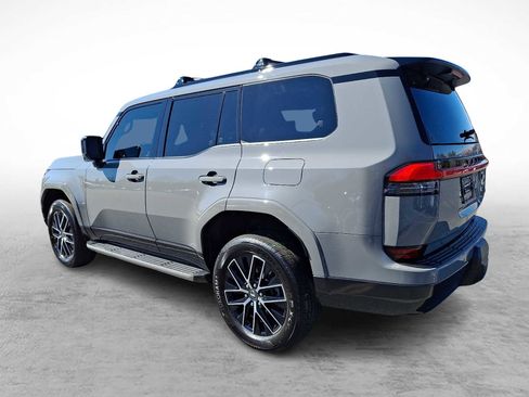 Used 2025 Lexus GX 550 w/ Cold Area Package AWD/4WD image 6