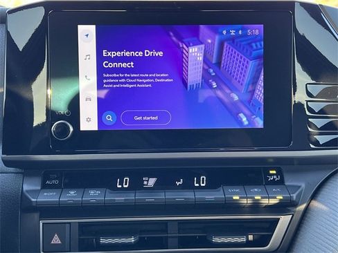 Used 2025 Toyota Camry SE image 13