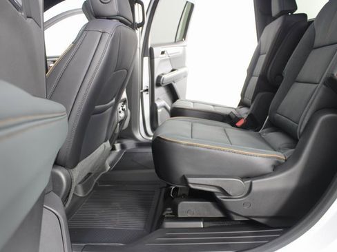 New 2026 GMC Acadia AT4 w/ Luxury Package image 20