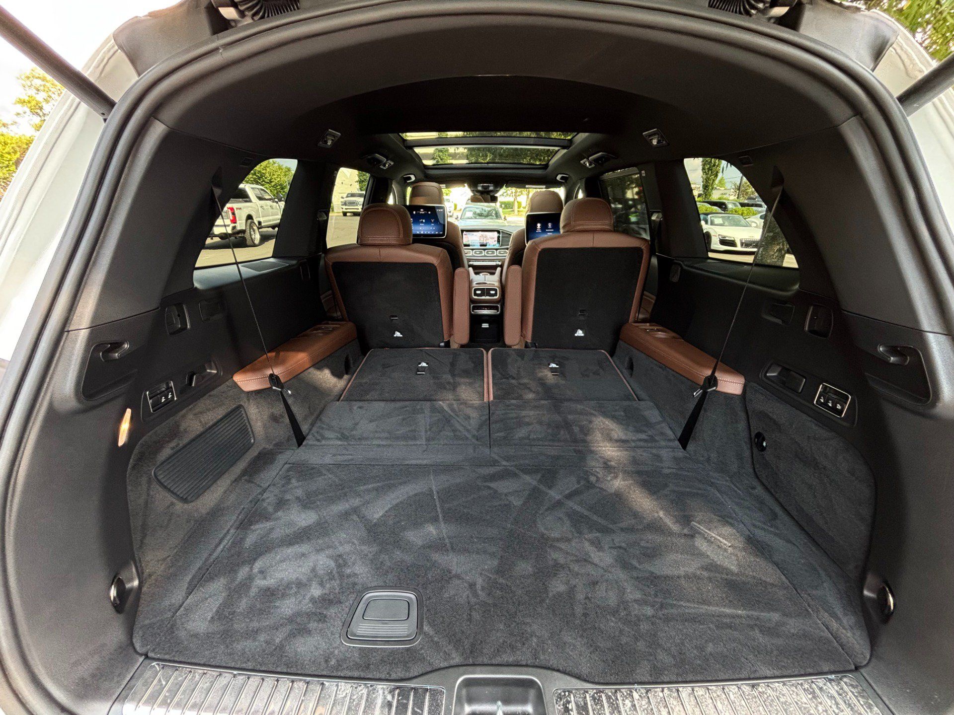 Used 2026 Mercedes-Benz GLS 580 4MATIC image 35