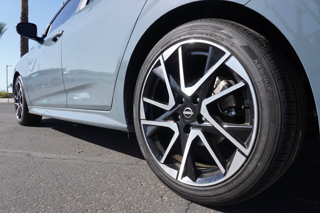 Certified 2025 Nissan Sentra SR w/ SR Premium Package FWD image 6
