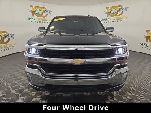 Used 2018 Chevrolet Silverado 1500 LT w/ All Star Edition image 3