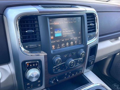 Used 2017 RAM 1500 Laramie w/ Convenience Group AWD/4WD image 24