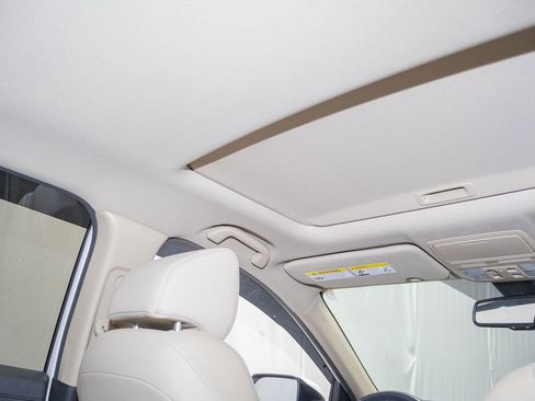 Used 2022 Honda CR-V Touring image 17