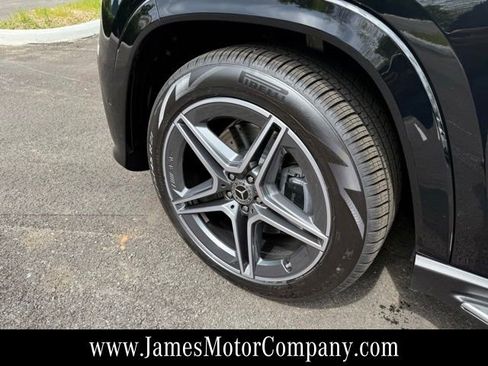 New 2026 Mercedes-Benz GLS 450 4MATIC image 9