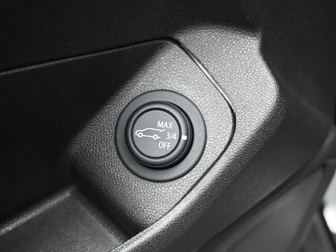 Used 2023 GMC Terrain SLE w/ Driver Convenience Package image 20