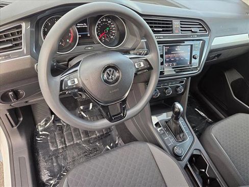 Used 2019 Volkswagen Tiguan S w/ 3rd Row Seat Package image 10