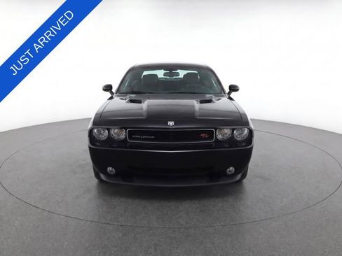 Used 2014 Dodge Challenger R/T RWD image 3