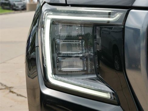 Used 2022 GMC Yukon AT4 image 10