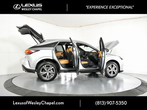 Used 2025 Lexus RX 350 Premium image 16