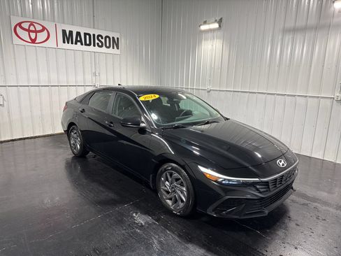 Used 2024 Hyundai Elantra SEL FWD image 5