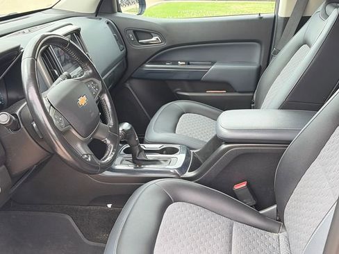 Used 2018 Chevrolet Colorado Z71 AWD/4WD image 16