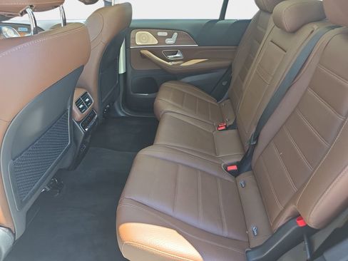Used 2025 Mercedes-Benz GLS 450 4MATIC image 19