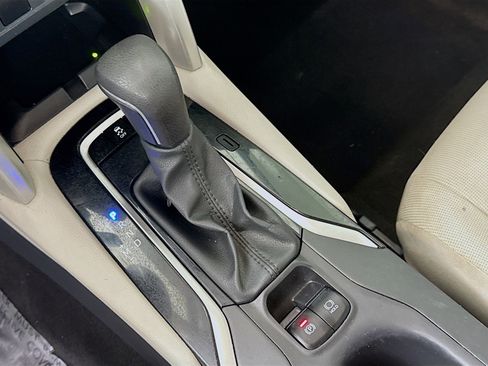 Used 2024 Toyota Corolla Cross LE image 20