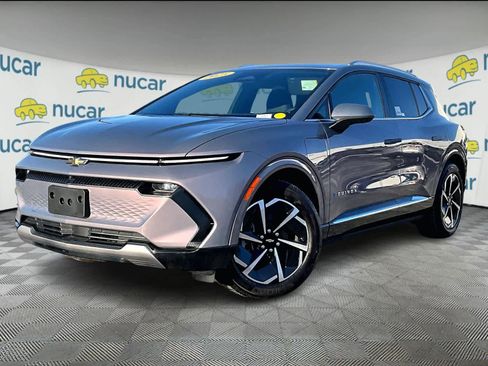 Used 2025 Chevrolet Equinox EV LT w/ Convenience Package image 3