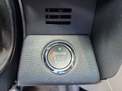 Used 2022 Ford F250 Lariat w/ Black Appearance Package image 32