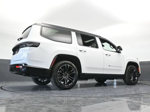New 2026 Jeep Grand Wagoneer Summit AWD/4WD image 61