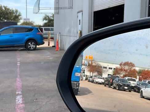 Used 2025 Buick Encore GX Preferred image 18