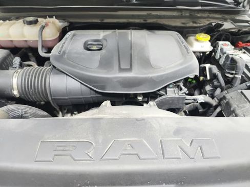 Used 2025 RAM 1500 Laramie AWD/4WD image 17