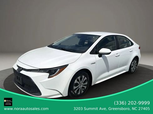 Used 2020 Toyota Corolla LE FWD image 1