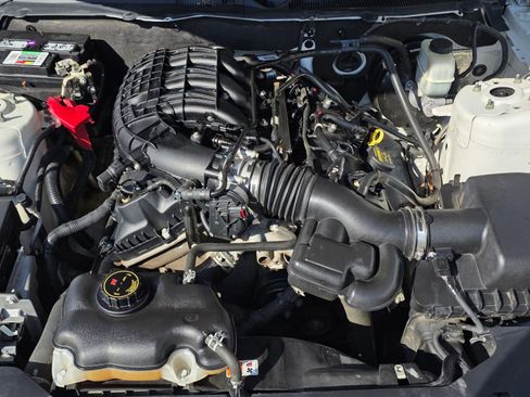 Used 2012 Ford Mustang Coupe RWD image 9