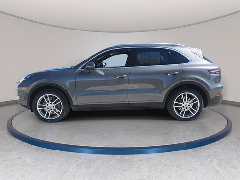 Used 2023 Porsche Cayenne image 9