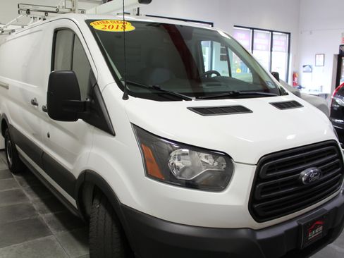 Used 2018 Ford Transit 250 130 Low Roof image 3