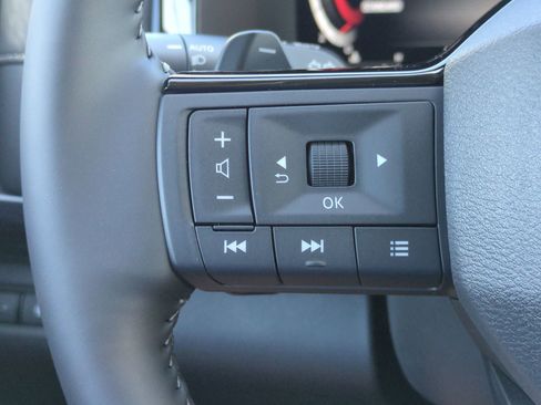 New 2026 Nissan Pathfinder SL FWD image 24
