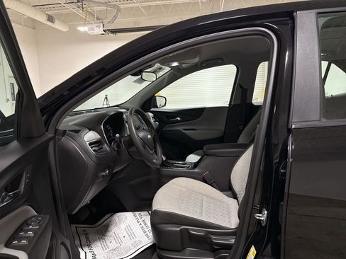 Used 2023 Chevrolet Equinox LS image 18