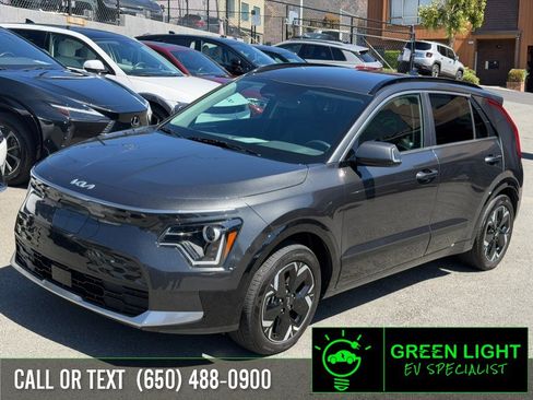 Used 2024 Kia Niro Wind w/ Wind Preserve Package FWD image 1