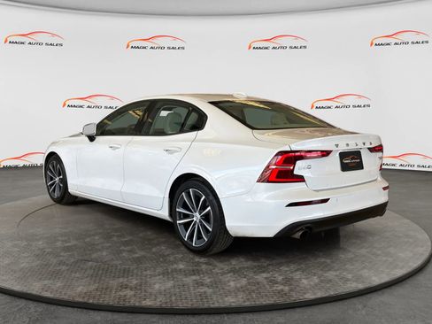 Used 2021 Volvo S60 T6 Momentum image 6