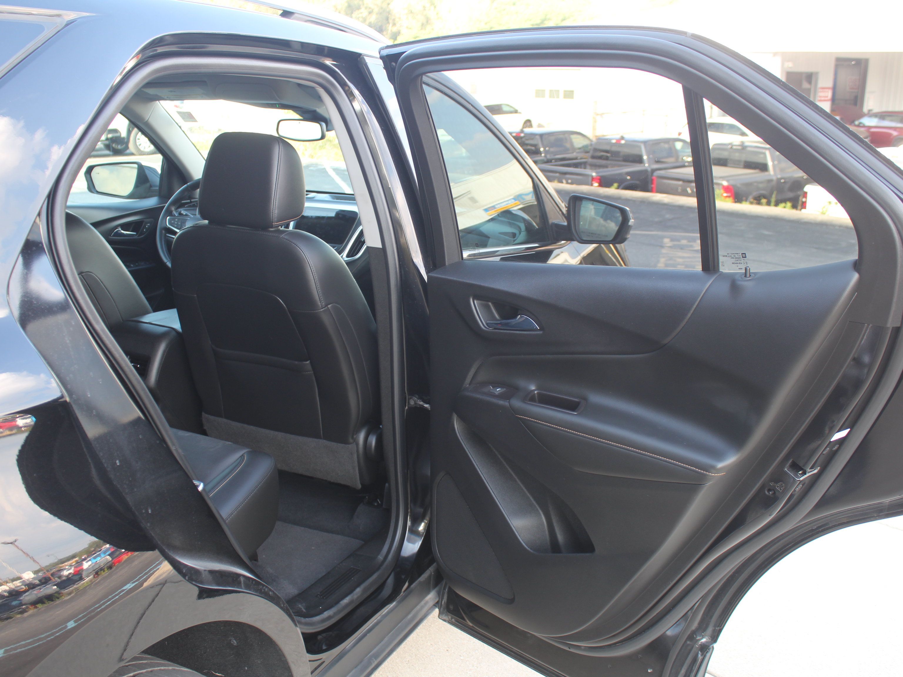 Used 2021 Chevrolet Equinox Premier FWD image 25
