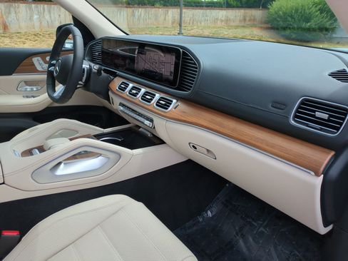 Certified 2026 Mercedes-Benz GLS 450 4MATIC image 38