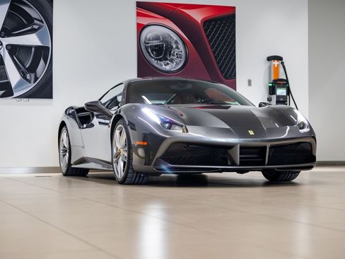 Used 2017 Ferrari 488 GTB image 41