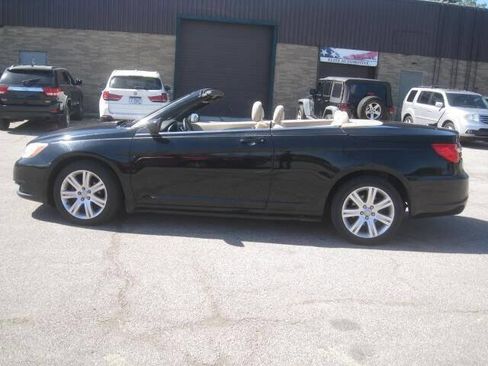 Used 2012 Chrysler 200 Touring image 11